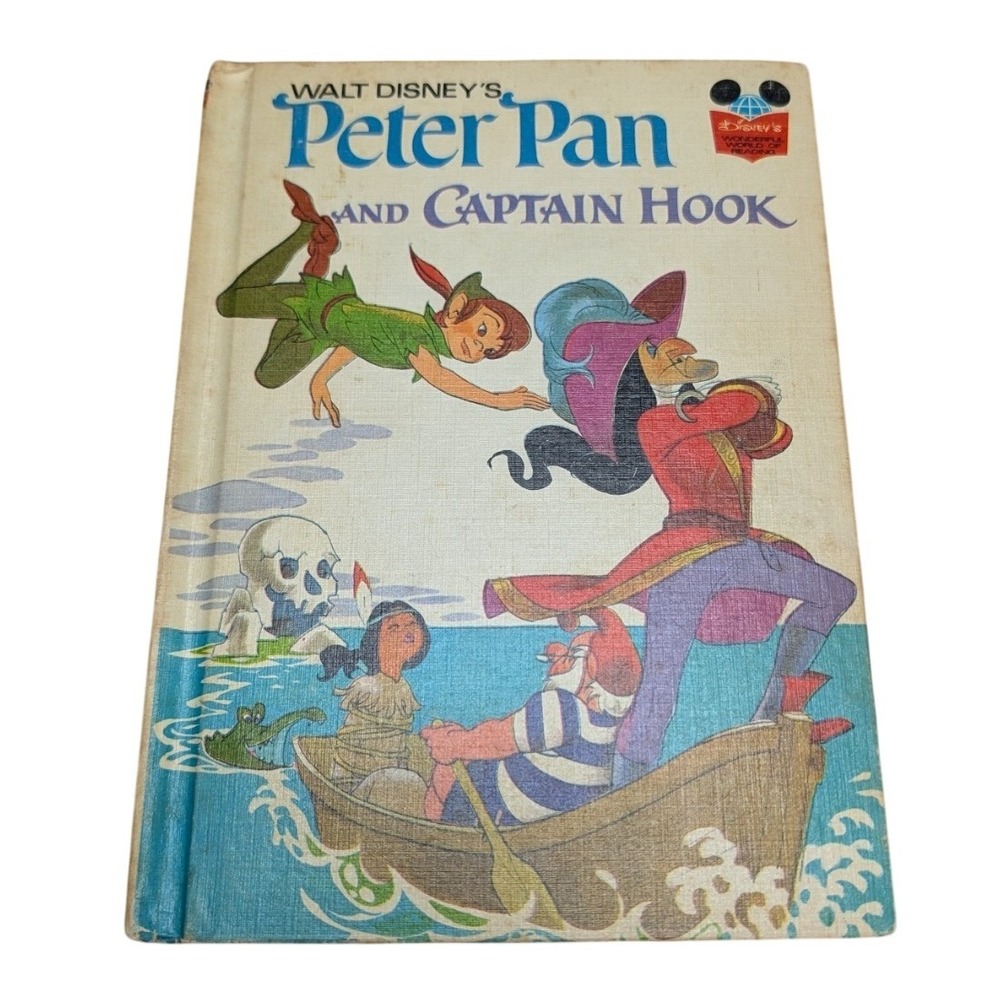 Vintage Walt Disney Peter Pan and Captain Hook Hardcover Book World Reading 1972
